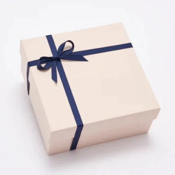 💜 MYSTERY GIVEAWAY & FREE SHIPPING 💜 - Picture 1 of 1